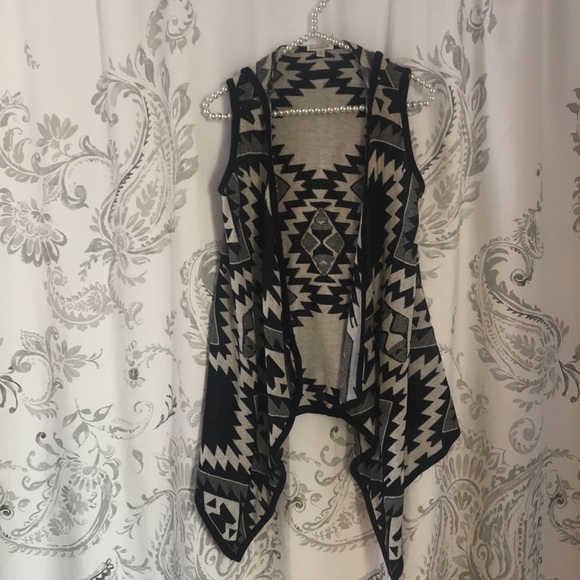 Aztec Sleeveless Cardigan - Picture 5 of 7